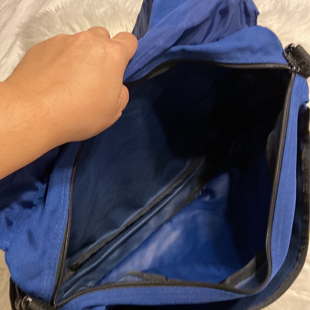 Protocol Shoulder Bag blue color excellent condition - Picture 5 of 12